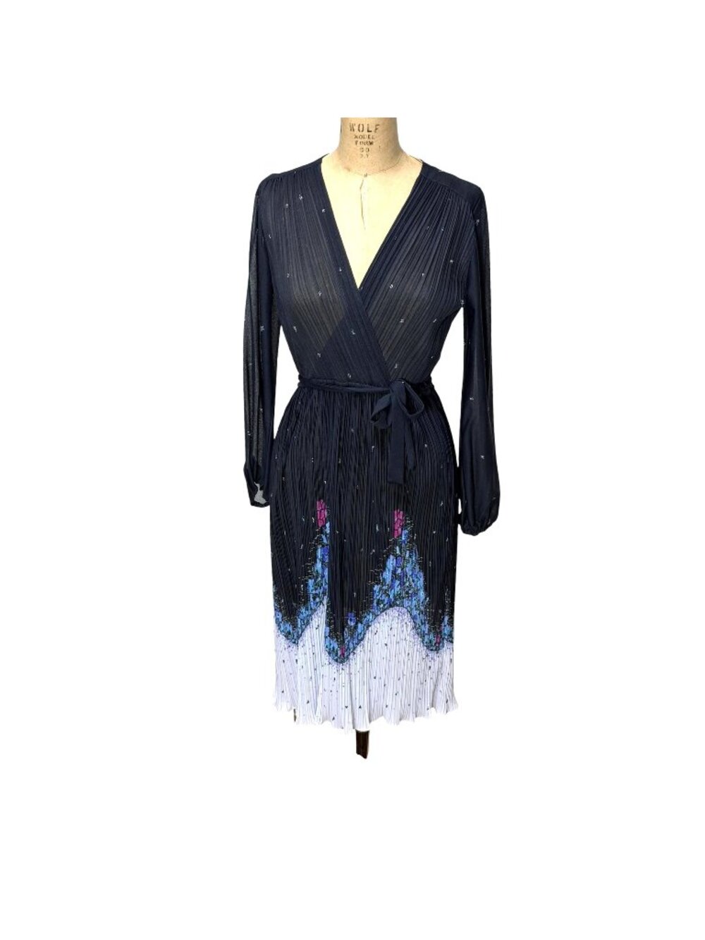 1970s micropleated dress with wrap style bodice Size M/L